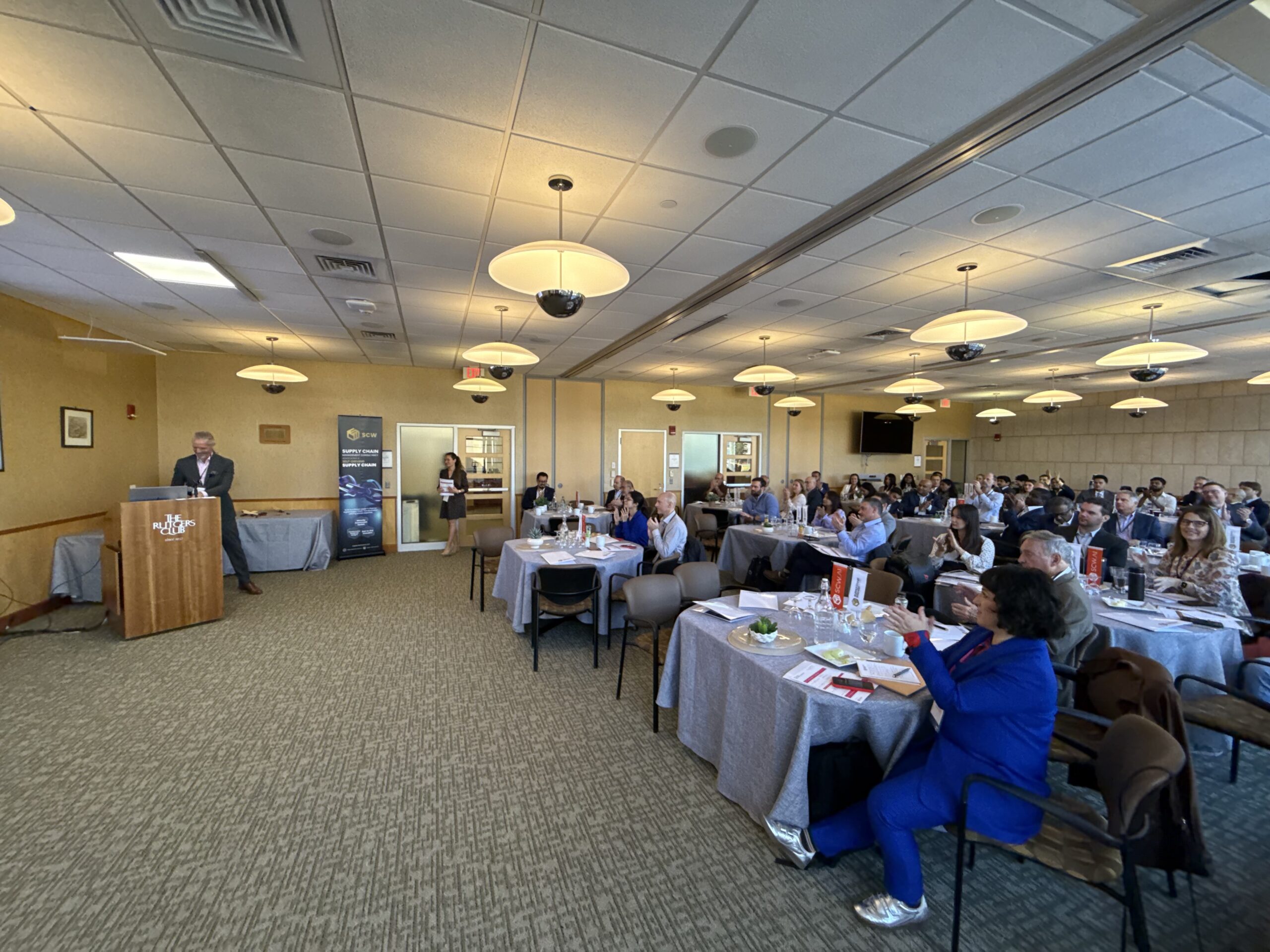 Digital Supply Chain Summit speaker and audience
